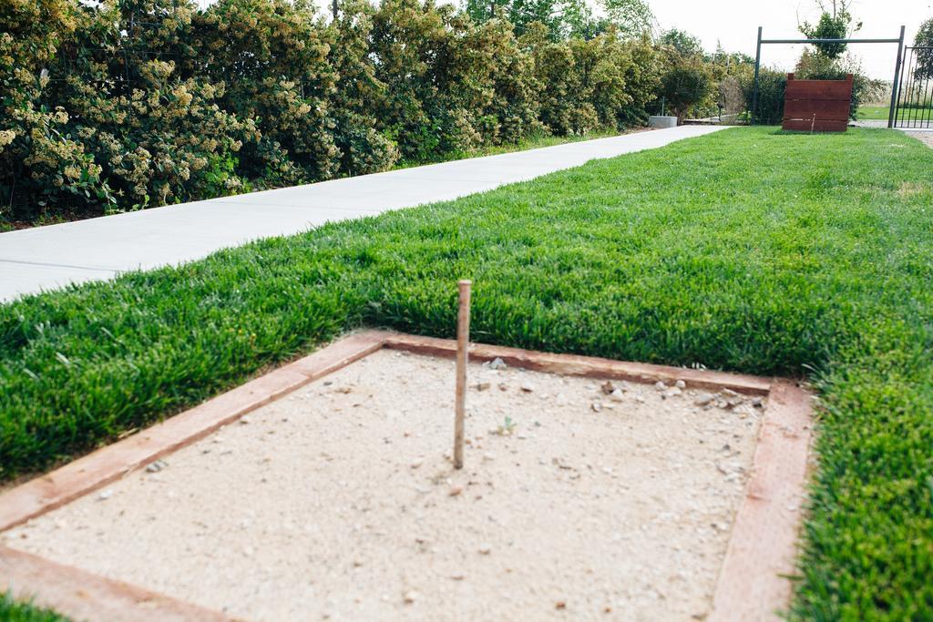 Vines Rv Resort Paso Robles Bagian luar foto