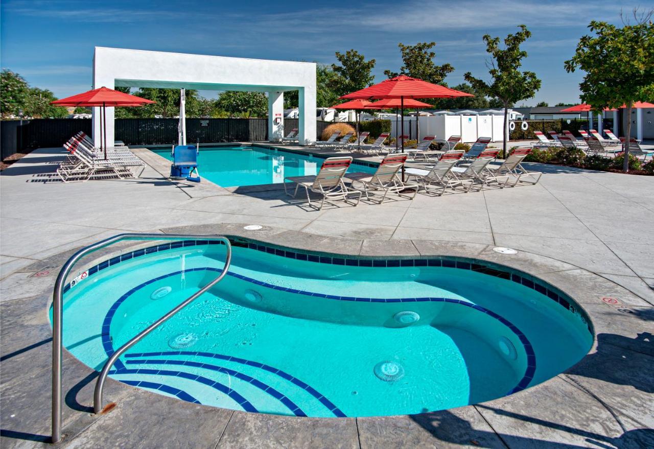 Vines Rv Resort Paso Robles Bagian luar foto